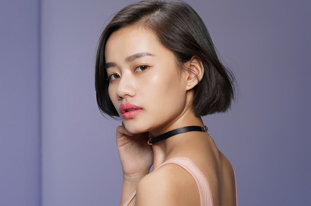 Kim Chi từng lọt top 10 Hoa hậu Hoàn vũ Việt Nam 2015. Cô tạo ấn tượng đặc biệt với các nữ huấn luyện viên bởi góc mặt lạ và nước da nâu khỏe khoắn.  