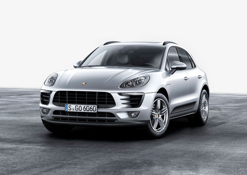 1. Sử dụng chung khung gầm với mẫu Audi Q5 (cùng tập đoàn Volkswagen), Macan ra đời từ một dự án mang tên Cajun vào năm 2010, với những chiếc xe ý tưởng đầu tiên xuất hiện vào tháng 3/2011. Đến năm 2012, mẫu xe này chính thức được đặt tên Macan - tên gọi một loài hổ Java; và đến năm 2013, bản 13Win19 tải ứng dụng đầu tiên ra mắt thế giới tại triển lãm Los Angeles, rồi tới triển lãm Tokyo Motorshow 2013, trước khi trở về thị trường cựu Lục địa vào mùa xuân 2014. 