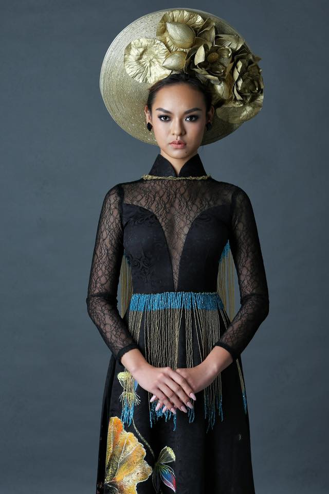 Cô bén duyên với nghệ thuật khi tham gia chương trình tìm kiếm Thần tượng thời trang F - Idol 2012. Khi đó, cô sở hữu chiều cao 1,73m, nặng 58kg cùng với chỉ số 3 vòng 86-65-97.