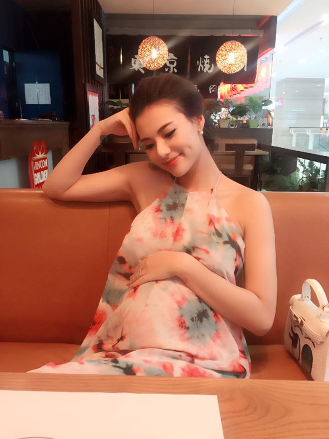 Chọn một cuộc sống yên ả, Hồng Quế muốn để đức cho con gái đầu lòng. Và dường như cuộc sống thoải mái ấy khiến cô càng ngày càng trở nên xinh đẹp.