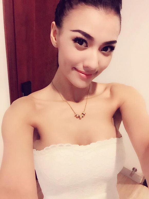 Những scandal của Hồng Quế khiến cô gái trẻ hụt hẫng và đánh rơi mất giấc mơ đi thi Hoa hậu của mình.