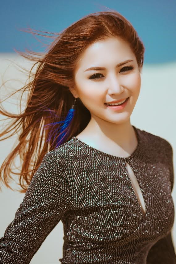 Thời gian qua, Hương Tràm gây chú ý với sự chuyển mình rõ ràng hơn trong âm nhạc cũng như hình ảnh cá nhân.