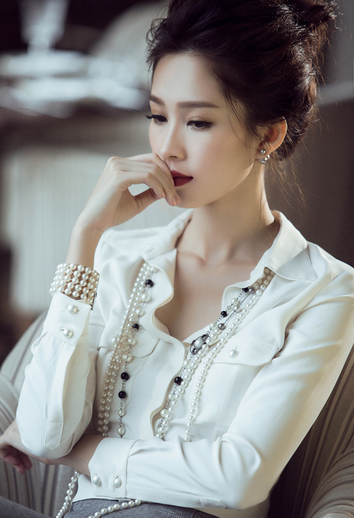 Cận cảnh những góc mặt xinh đẹp của Hoa hậu Việt Nam 2012.