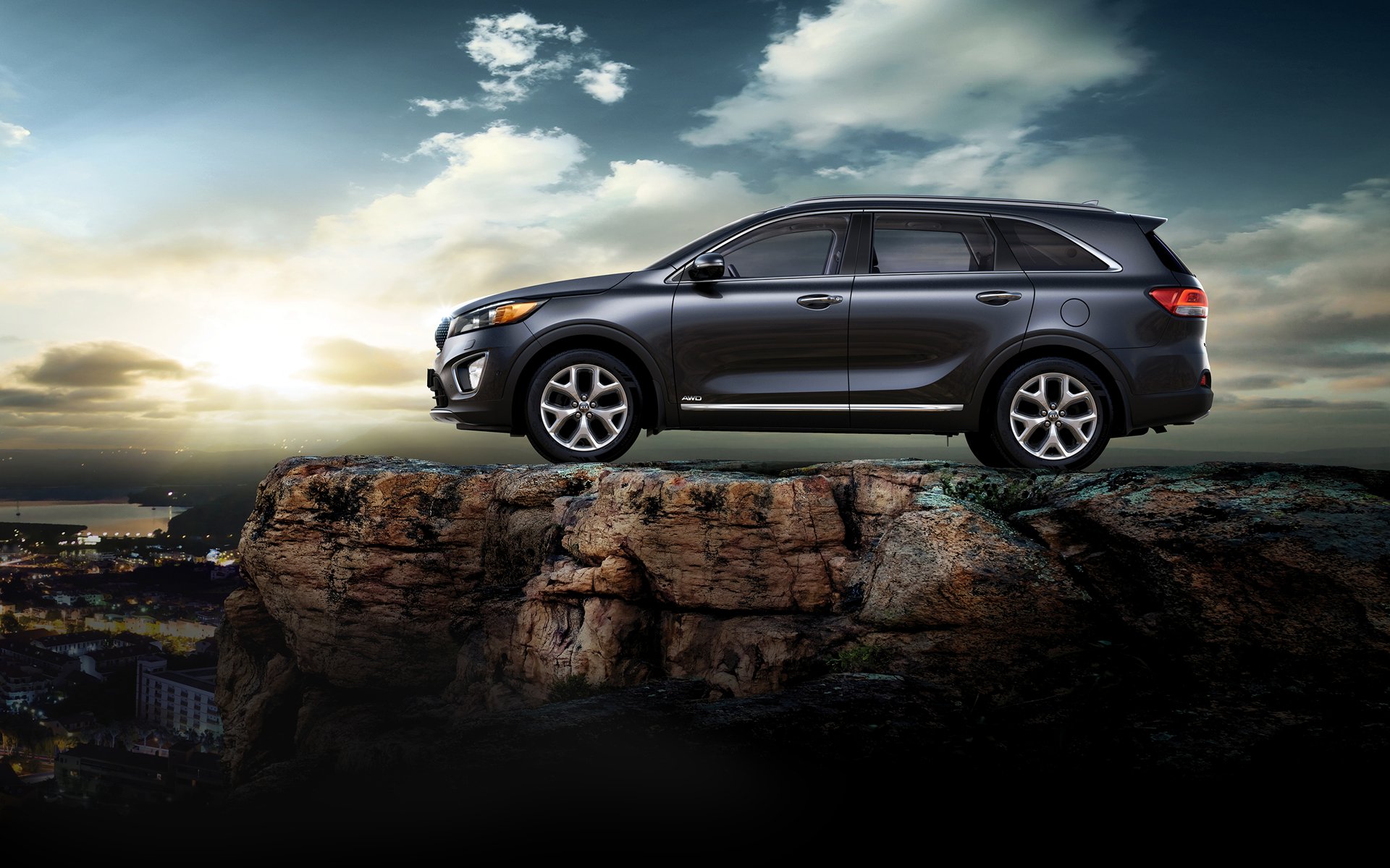 Dù không quá xuất sắc và nổi bật so với các đối thủ cùng phân khúc, Kia Sorento 2016 vẫn được đánh giá cao nhờ những mức giá khá hợp lý lại sở hữu nhiều tính năng, công nghệ hiện đại. 