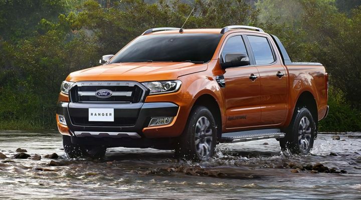 Sau gần một năm ra mắt với vai trò thay thế cho người tiền nhiệm, thế hệ Ford Ranger 2016 không chỉ xuất sắc giữ vững được vị thế dẫn đầu trong phân khúc xe bán tải mà còn mở ra một giai đoạn huy hoàng của những chiếc pick-up, khi có những tháng tổng số xe đến tay khách hàng vượt mốc 1.000 chiếc và dẫn đầu danh sách bán hàng của toàn thị trường ô tô. 
