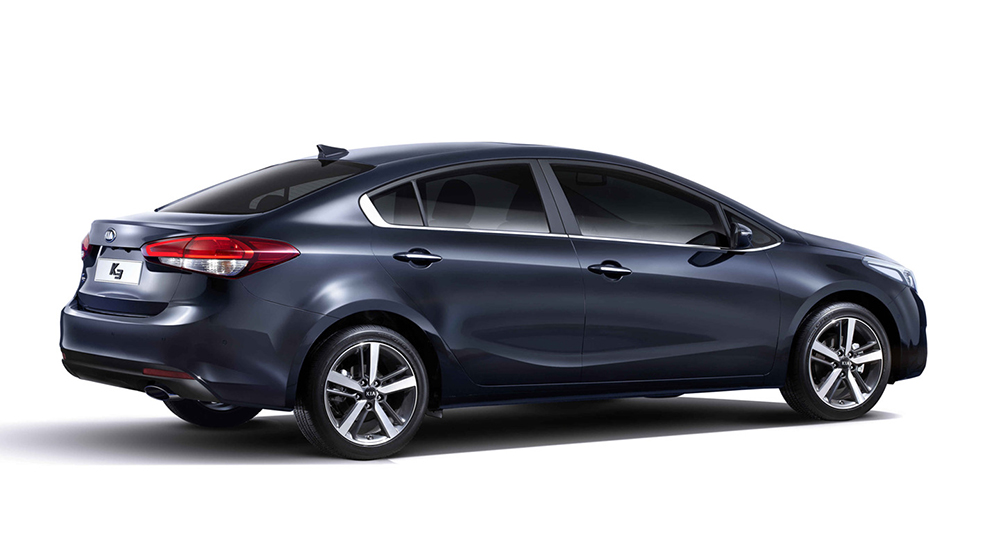 Có thể thấy, ngoại hình của Kia K3 2016 đã tinh tế và cứng cáp hơn rất nhiều so với phiên bản hiện hành.