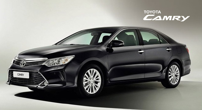 Trong phiên bản Toyota Camry 2016 đặc biệt này này, hãng xe Nhật đã sử dụng màu xanh nước biển làm màu chủ đạo cho chiếc xe và biến nó trở thành một viên ngọc thực sự trong những bức ảnh được tiết lộ với người xem. 