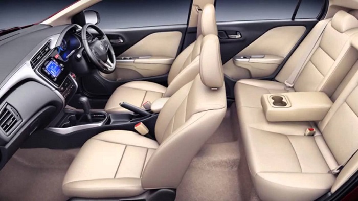 Về động cơ của Toyota Vios 2016 không có nhiều thay đổi nổi bật so với những “người anh em” của mình, nhưng người dùng sẽ phải hoàn toàn bất ngờ trước sự thay đổi mạnh mẽ cả về nội thất và ngoại thất của chiếc xe.