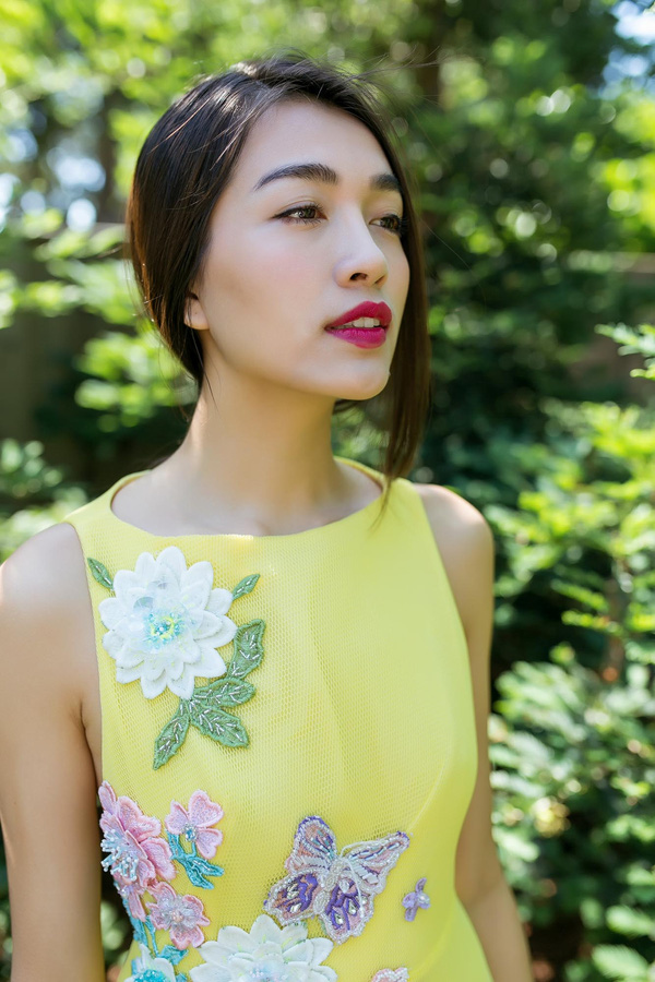 Cô sở hữu chiều cao 1m73,5 cùng số đo 3 vòng lý tưởng là 90-64-89.