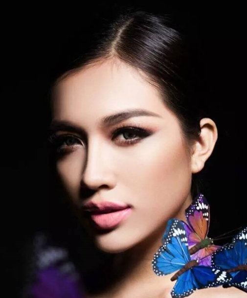 Khuôn mặt xinh đẹp, nụ cười tươi tắn và vóc dáng đáng ngưỡng mộ của Lệ Hằng đã để lại ấn tượng sâu sắc đối với người hâm mộ.Khuôn mặt xinh đẹp, nụ cười tươi tắn và vóc dáng đáng ngưỡng mộ của Lệ Hằng đã để lại ấn tượng sâu sắc đối với người hâm mộ.