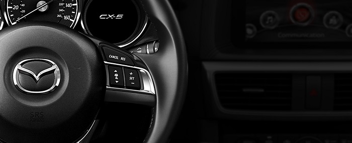 Cảm biến lùi, start engine cũng được tích hợp cho chiếc SUV này ngoài ra cảnh báo điểm mù cũng giúp những ''góc chết'' được an toàn hơn.