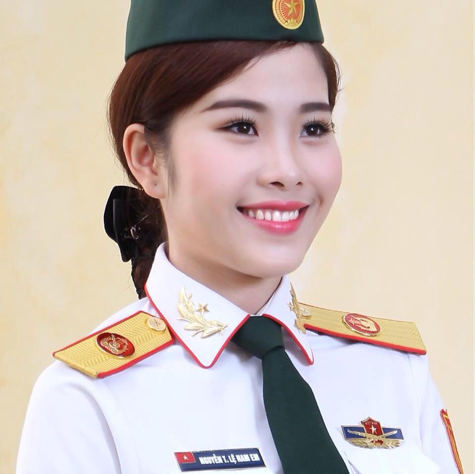Hiện, Nam Em đang là sinh viên khoa thanh nhạc Trường Đại học Văn hóa Nghệ thuật Quân đội. Cô có giọng hát ngọt ngào và đang trên đường trở thành một ca sĩ chuyên nghiệp khi đứng trên nhiều sân khấu, đã có MV và tham gia cuộc thi Tình Bolero... Ngoài ra, Nam Em còn là người mẫu của một số sàn diễn thời trang.