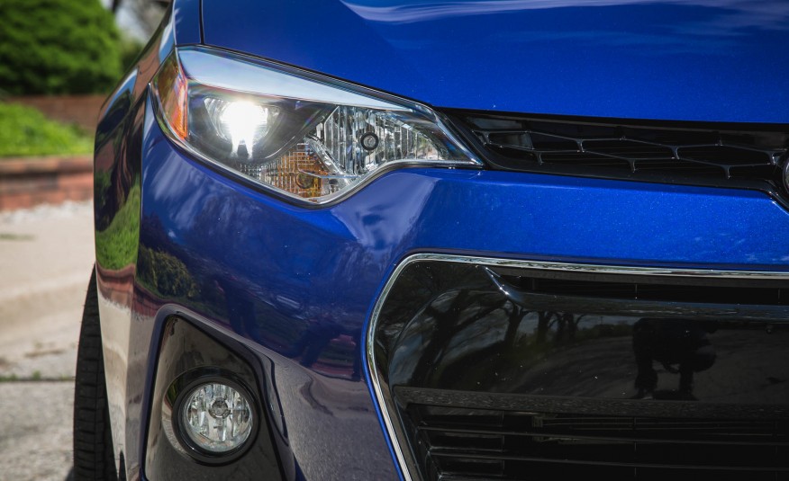 Cùng ngắm thêm một số hình ảnh về Toyota Corolla 2016 tại Việt Nam: