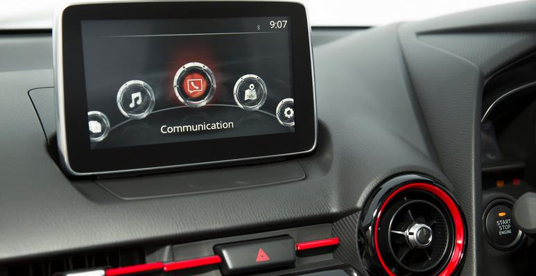 Cùng ngắm thêm một số hình ảnh về Mazda 2 sedan 2016: