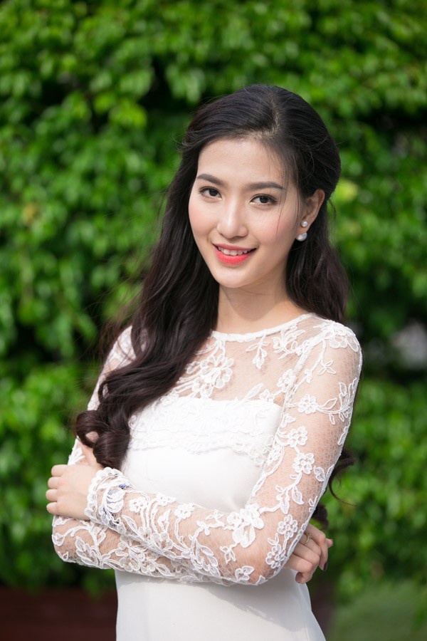 Cùng ngắm thêm một số hình ảnh về Phạm Mỹ Linh: