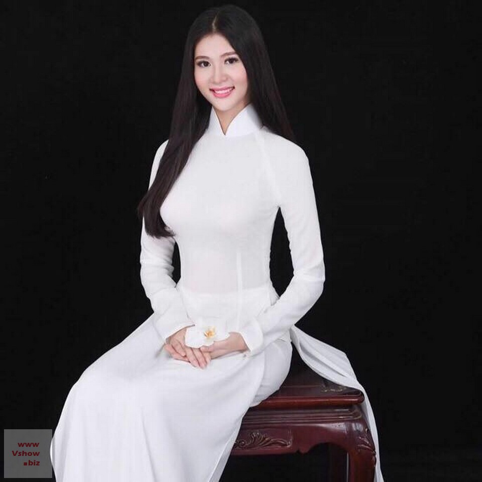 Tường Vi sinh năm 1996, đến từ Kiên Giang. Cô sở hữu chiều cao 1m73 và số đa ba vòng: 88-63-93.