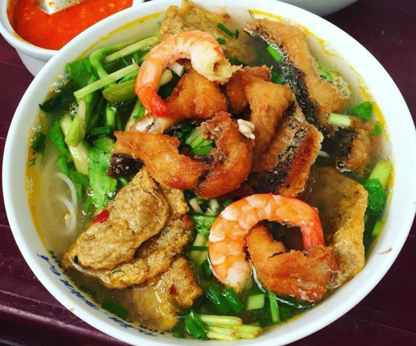 Tin tức trong ngày: Sự thật việc dừa xiêm ‘tắm’ hóa chất 