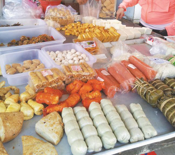 Tin tức trong ng&agrave;y: Thực phẩm chay &lsquo;ngậm đầy&rsquo; phẩm m&agrave;u