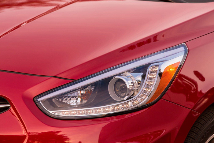 Cùng ngắm thêm một số hình ảnh về Hyundai Accent 2016.