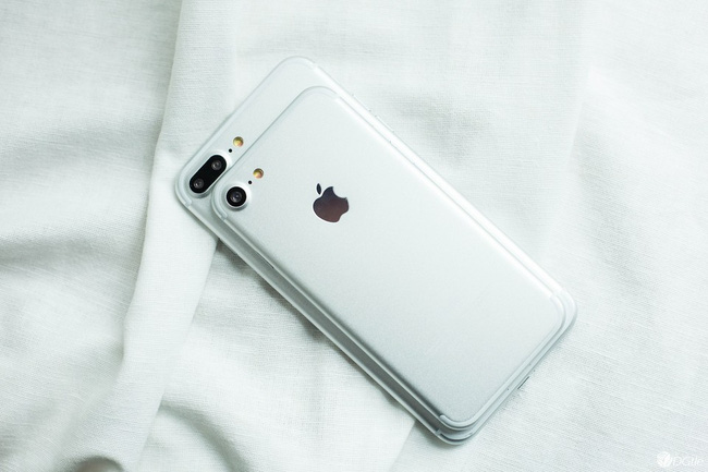 Một số hình ảnh về iPhone 7 và iPhone 7 Plus.