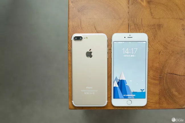 Theo hình ảnh này, những chiếc iPhone rò rỉ có thể hoạt động được và đang chạy hệ điều hành iOS 10.
