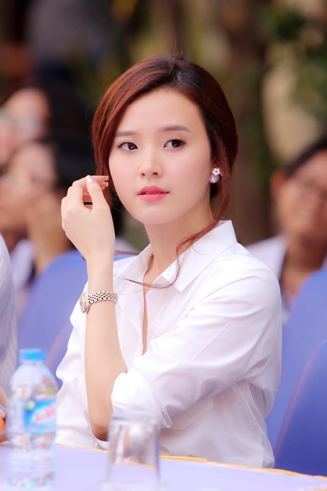 Tuy nhiên, câu hỏi này trong sách giáo khoa cũng gây không ít tranh cãi bởi vẻ đẹp giản dị không chỉ được khẳng định hay thể hiện bằng một tấm ảnh.