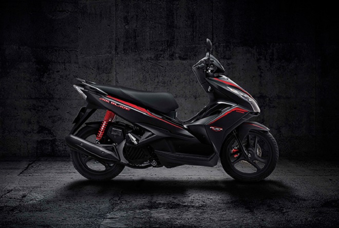 2. Honda Air Blade đứng ở vị trí thứ hai với 177.000 xe được bán ra. Honda Air Blade cũng là một trong những mẫu xe ga hiếm hoi của Honda Việt Nam không bị loạn giá. 