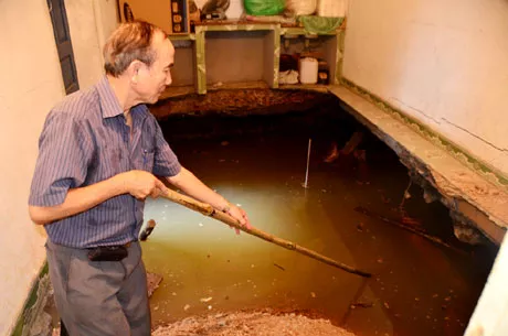 Quảng Ninh: Xuất hiện hố &lsquo;tử thần&rsquo; s&acirc;u 5m, di dời khẩn cấp 20 hộ d&acirc;n