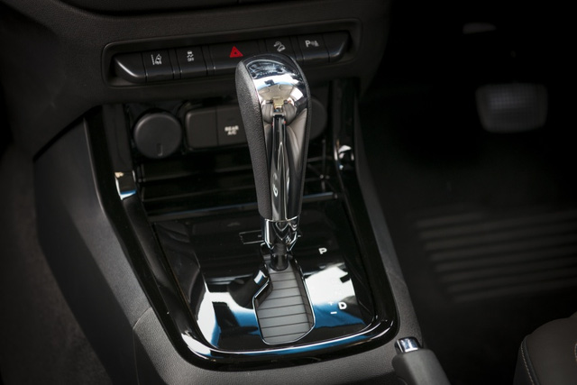 Hãng xe Mỹ cải thiện các tính năng như hỗ trợ kết nối Apple CarPlay bao gồm nhận diện giọng nói Voice Siri Eyes Free, khởi động xe từ xa. 
