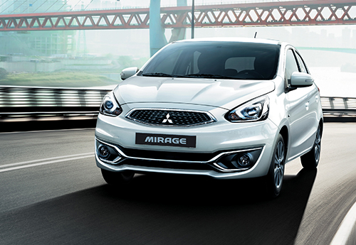 Mitsubishi Mirage 2016 còn sở hữu đèn sương mù được bố trí thấp và nhỏ gọn giúp tăng khả năng chiếu sáng của xe khi tầm nhìn bị hạn chế. Thêm nữa, cửa kính sau với chức năng sấy, phun nước và gạt nước nhằm giúp chủ nhân dễ dàng quan sát phía sau khi cần thiết, nhất là khi thời tiết xấu. Cùng với đó, cụm đèn hậu cũng được thiết kế lại toát lên sự thanh lịch và thể thao hấp dẫn.