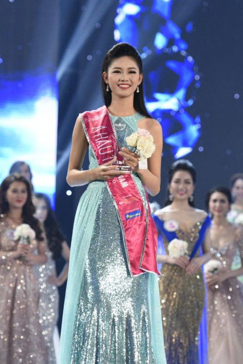 Theo thông tin từ Trí Thức Trẻ, tham dự cuộc thi Hoa hậu Việt Nam 2016, Thanh Tú được đầu tư khá kỹ càng. Theo nhà thiết kế Linh Bùi – người tài trợ trang phục áo dài cho thí sinh Hoa hậu Việt Nam 2016 - Ngô Thanh Thanh Tú là một trong 5 người đẹp đầu tư mạnh nhất tay nhất cho cuộc thi.