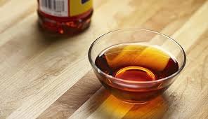 C&aacute;ch ph&acirc;n biệt nước mắm thật v&agrave; giả đơn giản nhất