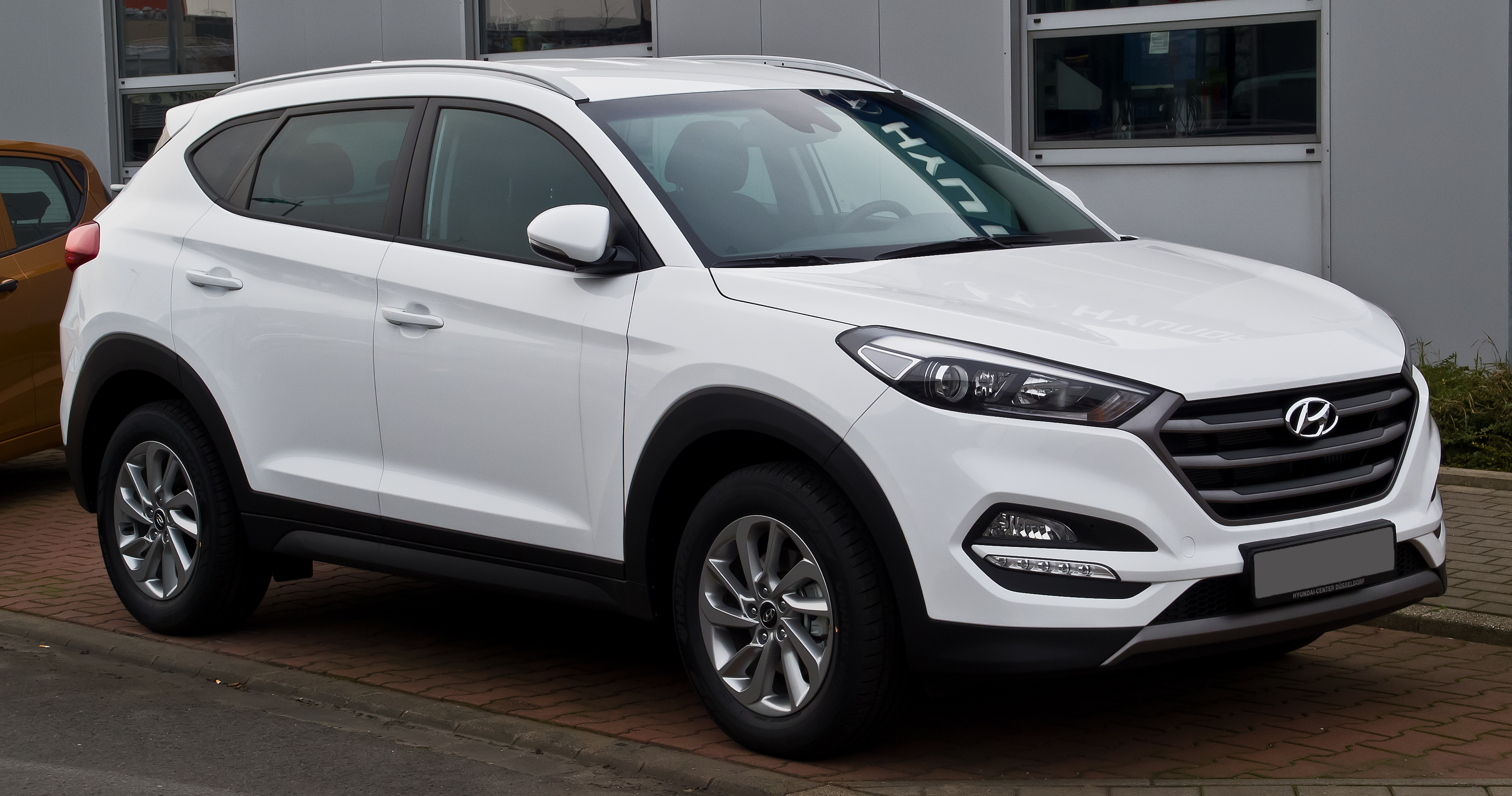 &Ocirc; t&ocirc; cũ hạng s&aacute;ng gi&aacute; rẻ của Hyundai