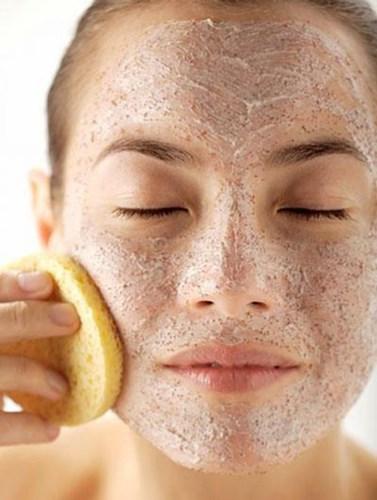 5 sai lầm khi d&ugrave;ng sữa rửa mặt khiến da th&ecirc;m sạm đen, nổi mụn