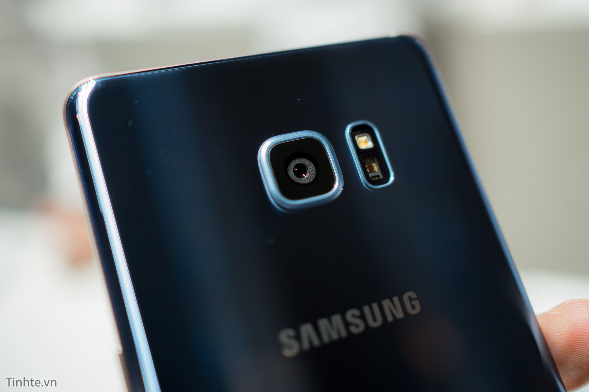 N&ecirc;n mua iPhone 7 hay Note 7 l&agrave; tốt nhất?