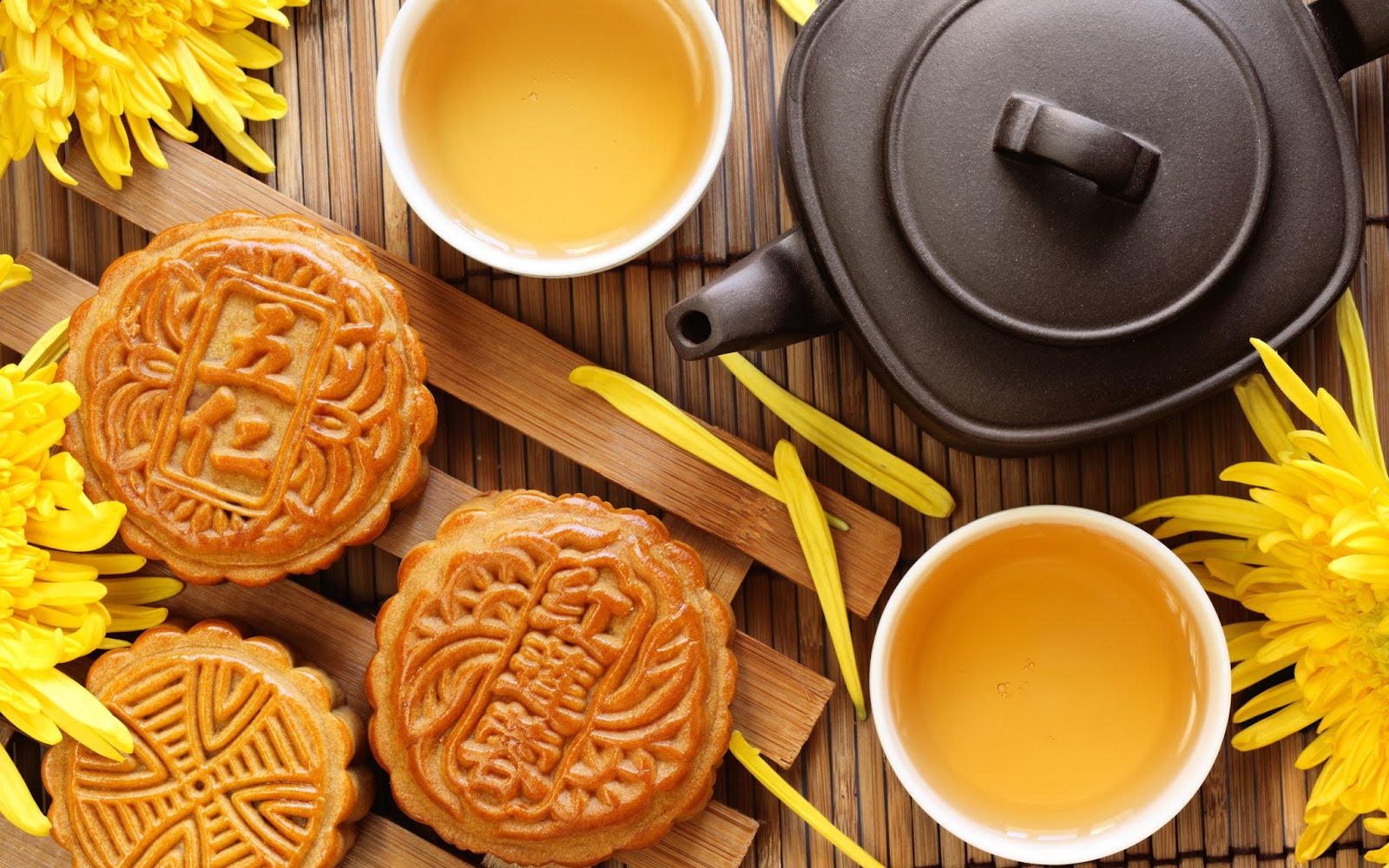 Những th&oacute;i quen ăn b&aacute;nh trung thu nguy hiểm &lsquo;chết người&rsquo; cần loại bỏ