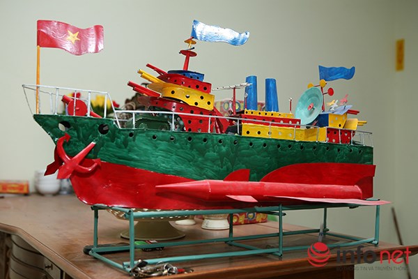 Cận cảnh quy tr&igrave;nh l&agrave;m đồ chơi Trung thu đắt gi&aacute; nhất một thời