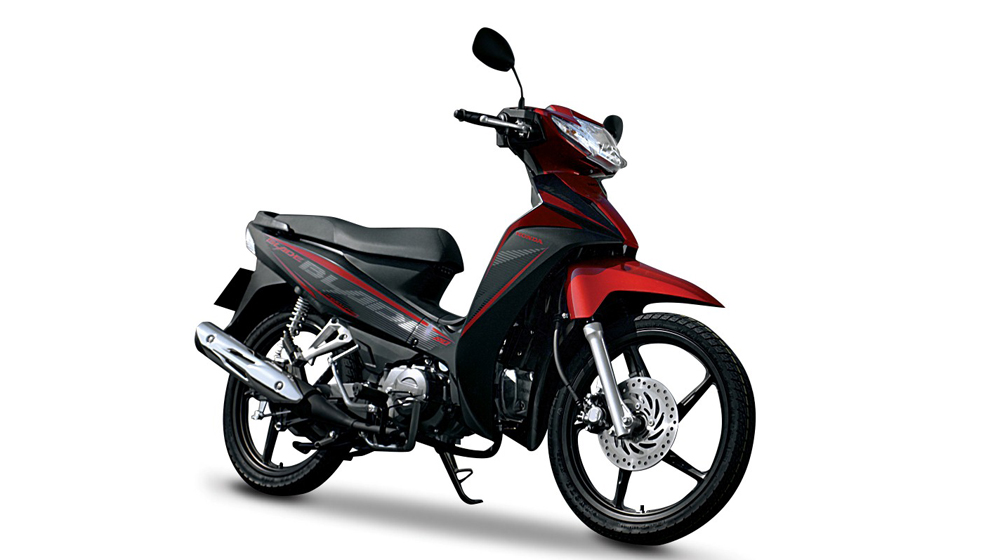 Đứng ở vị trí thứ 8 là Honda Blade với khoảng 12.500 chiếc được bán ra trong tháng 8. Đây là chiếc xe giá rẻ của Honda.
