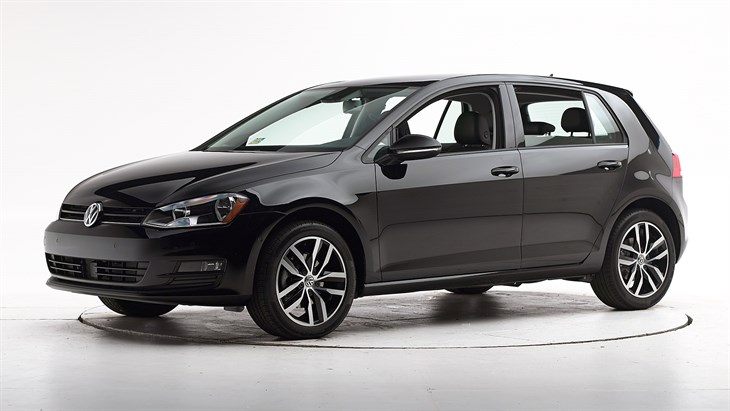 2. Volkswagen Golf đứng ở vị trí thứ 2 với doanh số là 500.630 xe. Đây là một trong những mẫu xe cỡ nhỏ khá được ưa chuộng tại châu Âu.