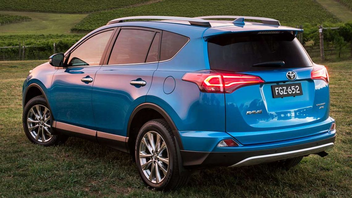 7. Đứng ở vị trí thứ 7 là Toyota RAV4 với doanh số bán hàng đạt 346.791 xe. Chiếc xe này có thiết kế hướng nhiều tới giới trẻ.