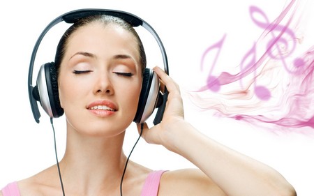 Những th&oacute;i quen nguy hiểm &lsquo;chết người&rsquo; khi d&ugrave;ng tai nghe