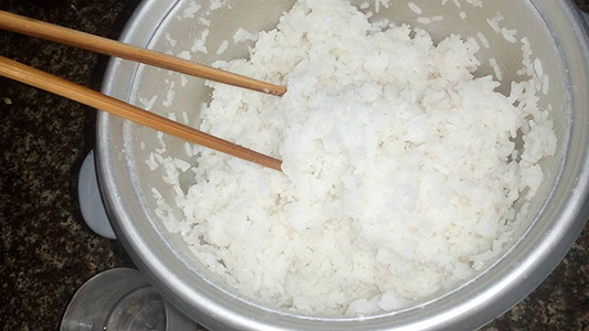 Những th&oacute;i quen nguy hiểm &lsquo;chết người&rsquo; cần lưu &yacute; khi nấu ăn