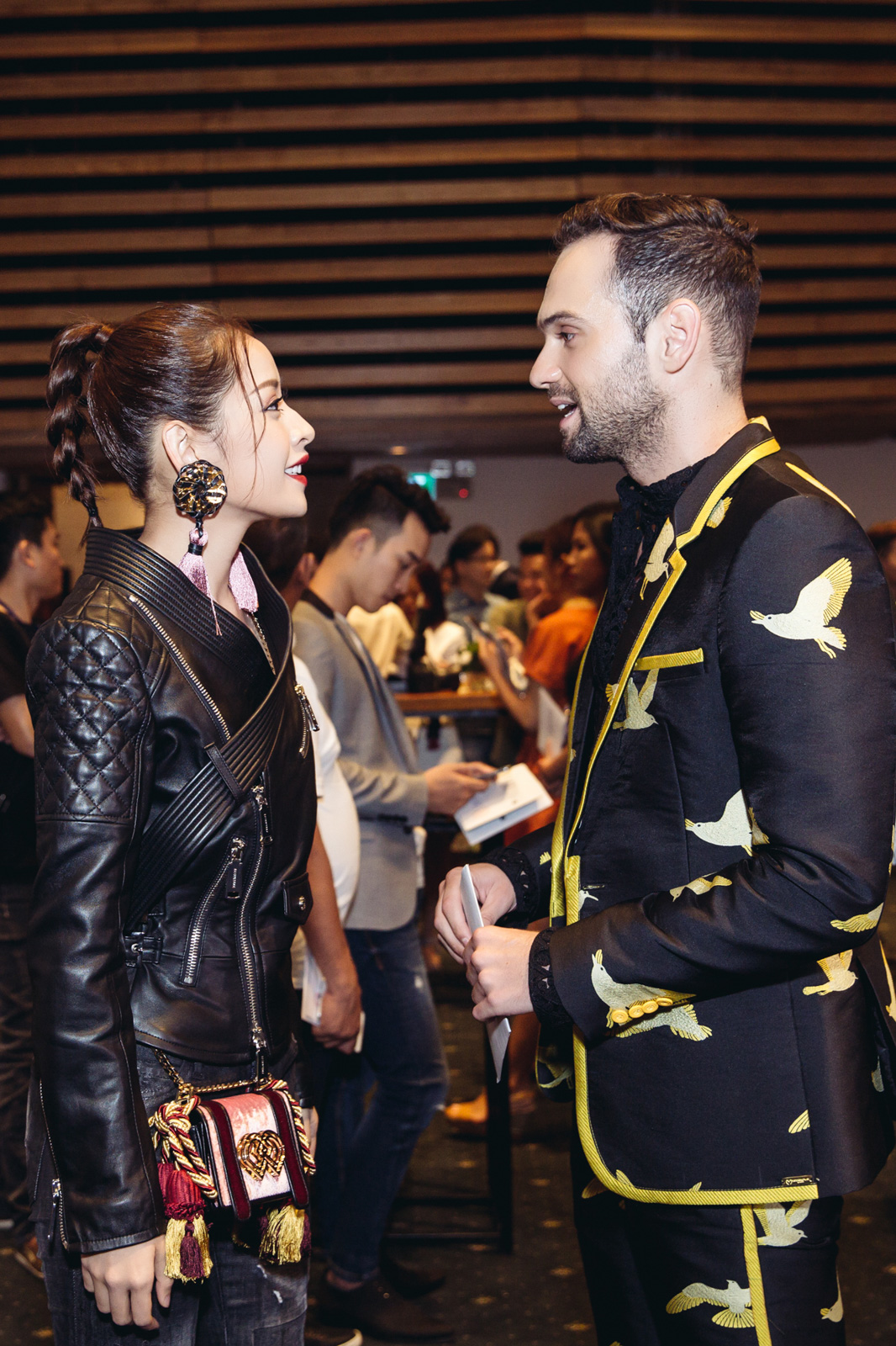 Chi Pu mặc cực &lsquo;chất&rsquo;, nổi bật tr&ecirc;n thảm đỏ Elle Fashion Journey Show 2016