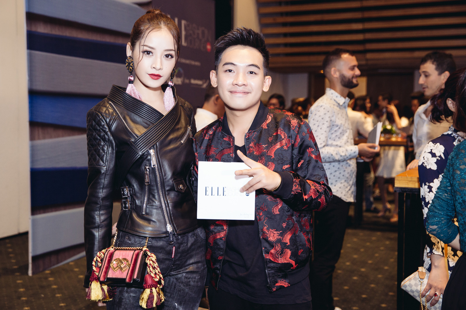 Chi Pu mặc cực &lsquo;chất&rsquo;, nổi bật tr&ecirc;n thảm đỏ Elle Fashion Journey Show 2016
