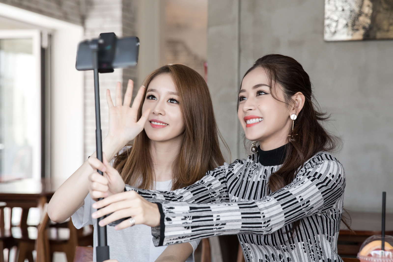 Chi Pu được th&agrave;nh vi&ecirc;n của T-ara khen ngợi hết lời