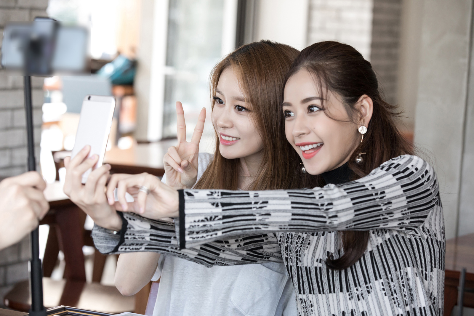 Chi Pu được th&agrave;nh vi&ecirc;n của T-ara khen ngợi hết lời