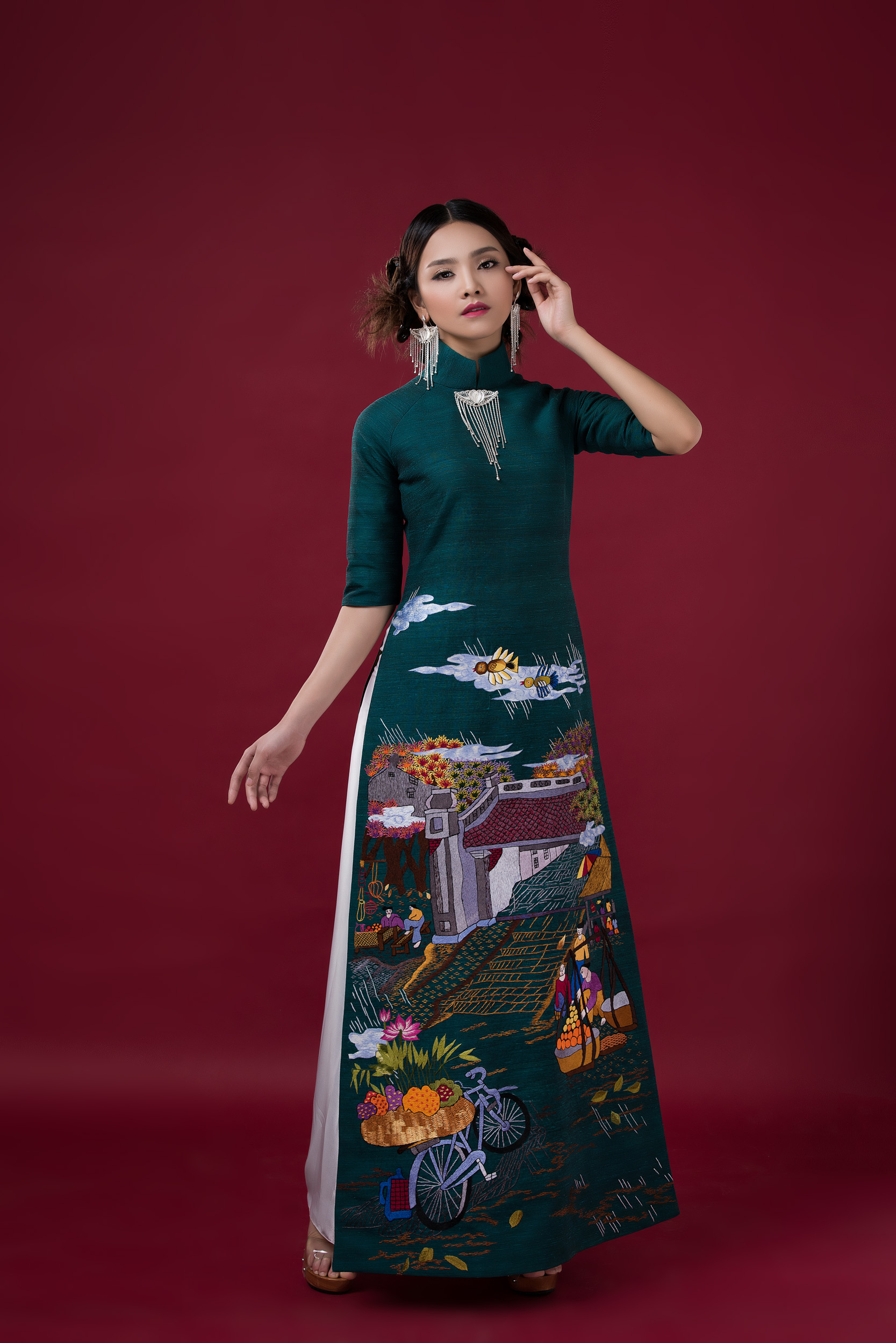 Tố Như bất ngờ lọt v&agrave;o mắt xanh của NTK Lan Hương