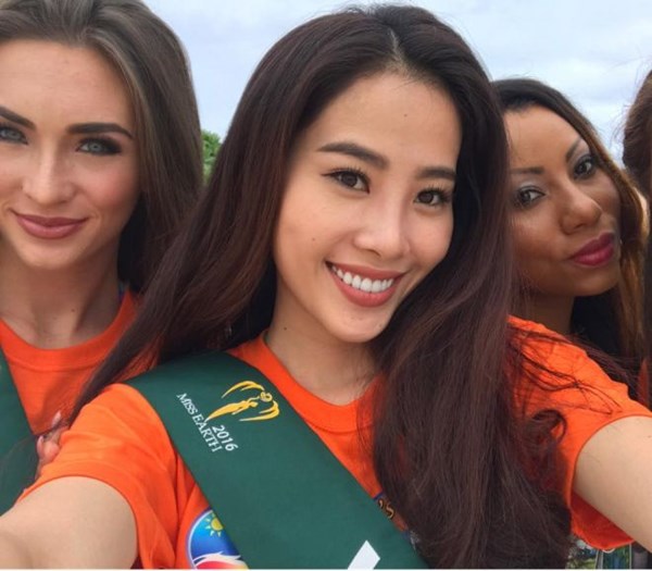 Nam Em nổi bật giữa d&agrave;n th&iacute; sinh dự thi Hoa hậu Tr&aacute;i Đất 2016