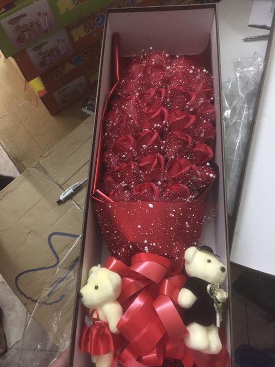 C&oacute; n&ecirc;n mua hoa hồng s&aacute;p thơm l&agrave;m qu&agrave; tặng 20/10?