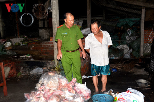 Bản tin 13Win18 đa dạng khuyến mãi 12/10: &lsquo;H&ocirc; biến&rsquo; thịt thối th&agrave;nh đặc sản heo quay